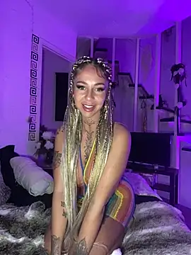 Snapshot of CheekyChels chatting on January 2025 10:22:02 PM CheekyChels online show from January 2025 10:22:02 PM