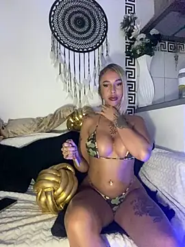 Snapshot of CheekyChels chatting on February 2025 08:26:01 PM CheekyChels online show from February 2025 08:26:01 PM