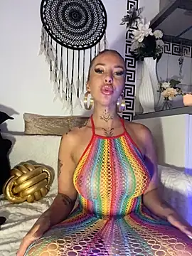 Snapshot of CheekyChels chatting on March 2025 04:12:02 PM CheekyChels online show from March 2025 04:12:02 PM