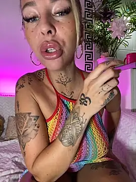 Snapshot of CheekyChels chatting on September 2025 09:45:02 AM CheekyChels online show from September 2025 09:45:02 AM