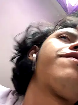 Snapshot of boysLittle chatting on October 2025 05:33:01 PM boysLittle online show from October 2025 05:33:01 PM