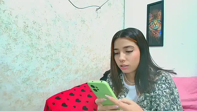 Rousse violett online show from March 2025 08:21:01 PM