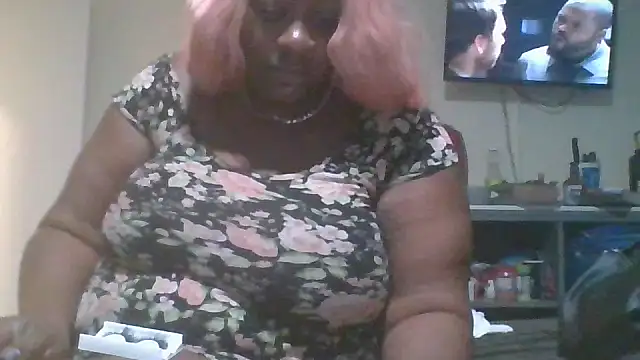 Snapshot of ExoticChocolit chatting on September 2025 02:16:02 PM ExoticChocolit online show from September 2025 02:16:02 PM