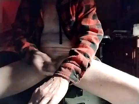 Snapshot of Aldick68 chatting on February 2025 12:17:02 PM Aldick68 online show from February 2025 12:17:02 PM