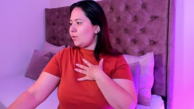 Snapshot of zoes_milee chatting on October 2025 11:21:01 AM zoes milee online show from October 2025 11:21:01 AM