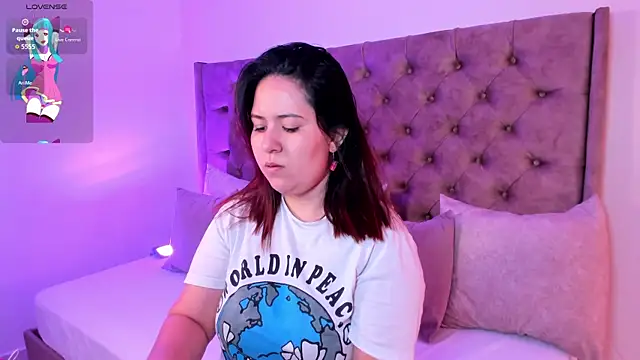 Snapshot of zoes_milee chatting on October 2025 11:21:02 AM zoes milee online show from October 2025 11:21:02 AM