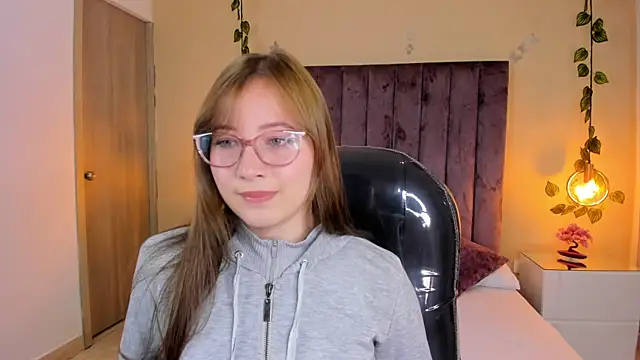 Dahlia Rousse online show from October 2025 09:19:02 PM