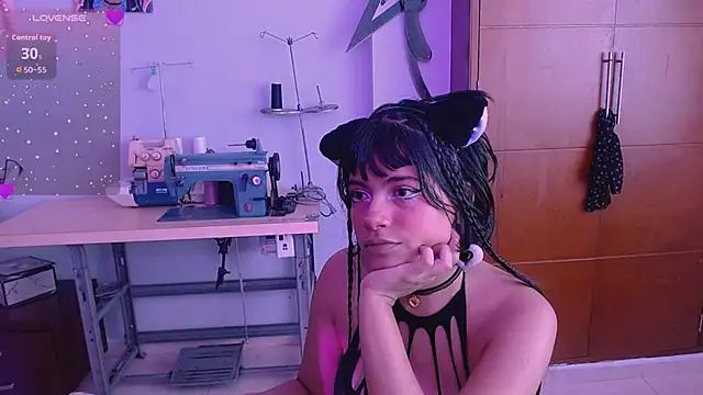 Snapshot of Mattilda_18 chatting on October 2025 06:50:01 PM Mattilda 18 online show from October 2025 06:50:01 PM