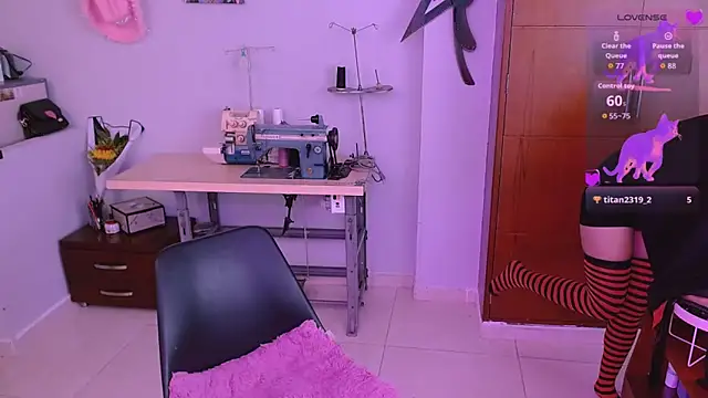 Snapshot of Mattilda_18 chatting on October 2025 08:52:01 PM Mattilda 18 online show from October 2025 08:52:01 PM