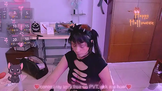 Snapshot of Mattilda_18 chatting on October 2025 08:35:01 PM Mattilda 18 online show from October 2025 08:35:01 PM