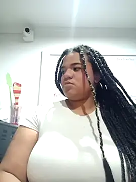 Snapshot of kym__x chatting on February 2025 06:24:02 AM kym x online show from February 2025 06:24:02 AM