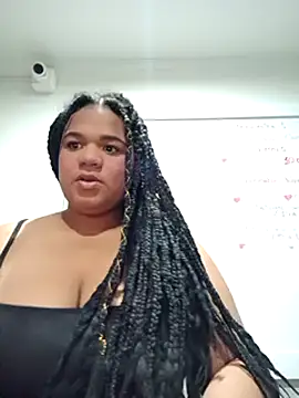 Snapshot of kym__x chatting on February 2025 03:20:01 PM kym x online show from February 2025 03:20:01 PM