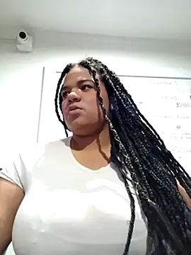 Snapshot of kym__x chatting on February 2025 02:43:02 PM kym x online show from February 2025 02:43:02 PM