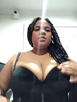 Snapshot of kym__x chatting on March 2025 12:42:02 AM kym x online show from March 2025 12:42:02 AM