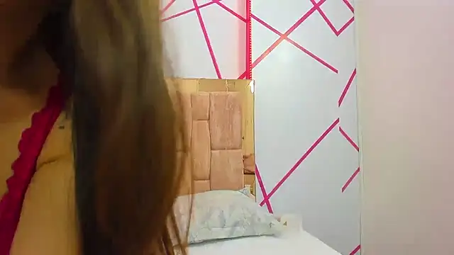 Miss Crhiss online show from February 2025 04:52:01 PM