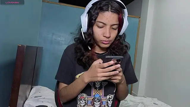 Snapshot of Lovelyamyy chatting on October 2025 08:08:02 PM Lovelyamyy online show from October 2025 08:08:02 PM