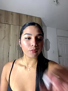 Snapshot of CharlotteGraay chatting on October 2025 03:40:02 AM CharlotteGraay online show from October 2025 03:40:02 AM