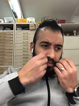 leonardohot1987 online show from January 2025 05:39:01 PM