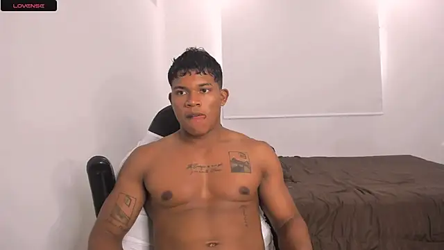 Snapshot of maxsteel177 chatting on January 2025 10:51:02 PM maxsteel177 online show from January 2025 10:51:02 PM