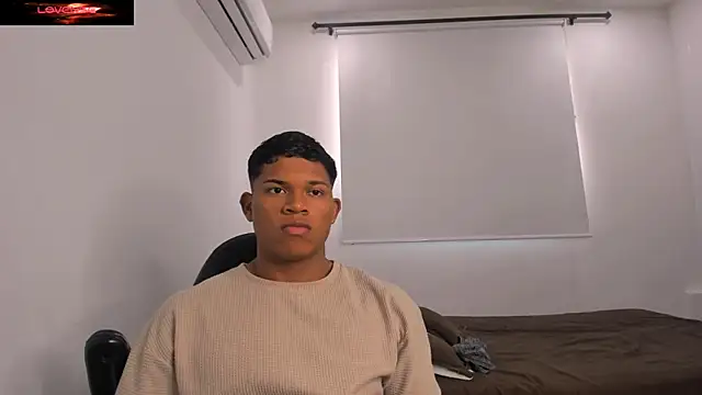 Snapshot of maxsteel177 chatting on January 2025 10:45:01 PM maxsteel177 online show from January 2025 10:45:01 PM