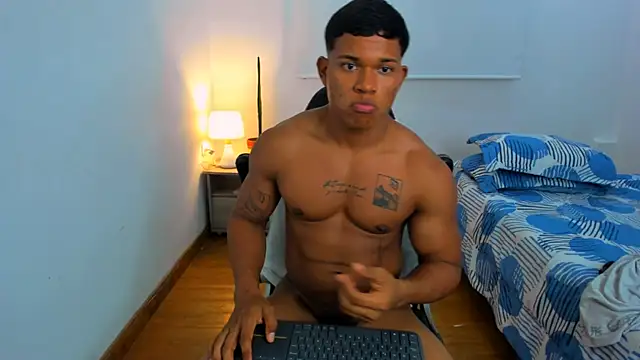 Snapshot of maxsteel177 chatting on March 2025 03:30:02 AM maxsteel177 online show from March 2025 03:30:02 AM