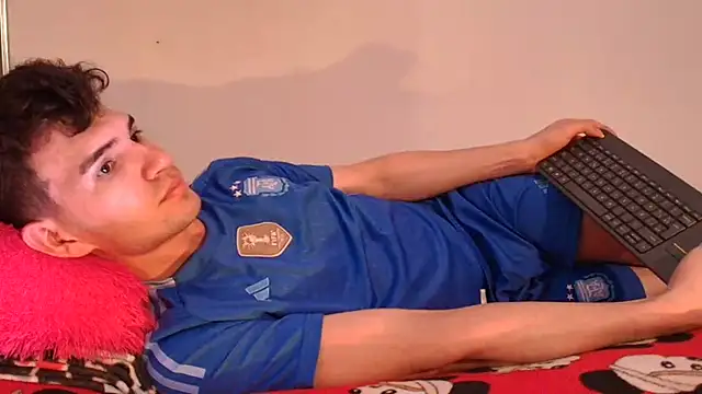 Snapshot of orlando_yate chatting on October 2025 02:04:02 AM orlando yate online show from October 2025 02:04:02 AM