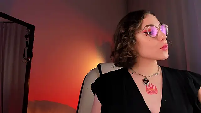 Snapshot of Eva_Moss_ chatting on March 2025 12:43:01 AM Eva Moss online show from March 2025 12:43:01 AM