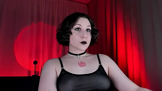 Snapshot of Eva_Moss_ chatting on November 2025 10:21:02 PM Eva Moss online show from November 2025 10:21:02 PM