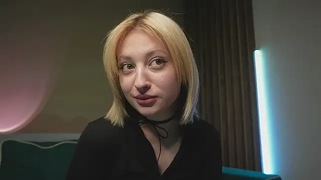 Snapshot of milasmiu chatting on February 2025 03:03:01 PM milasmiu online show from February 2025 03:03:01 PM