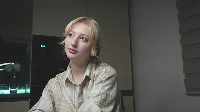 Snapshot of milasmiu chatting on February 2025 03:54:01 PM milasmiu online show from February 2025 03:54:01 PM