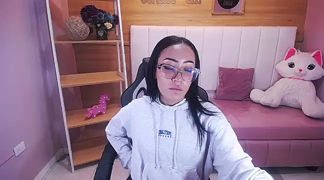 victoria ricci a online show from February 2025 04:39:02 PM