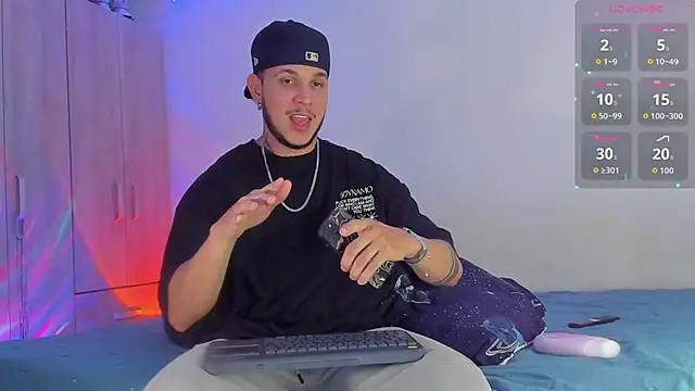 Snapshot of austinoficial chatting on November 2025 11:21:02 PM austinoficial online show from November 2025 11:21:02 PM