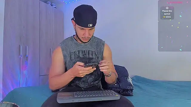 Snapshot of austinoficial chatting on November 2025 07:46:02 PM austinoficial online show from November 2025 07:46:02 PM