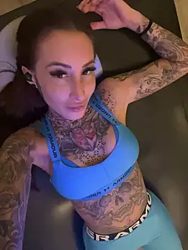 Snapshot of Black_sweet_Rose chatting on January 2025 02:41:01 PM Black sweet Rose online show from January 2025 02:41:01 PM