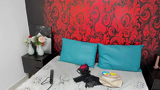 Snapshot of HornyRouse_ chatting on October 2025 09:35:02 PM HornyRouse online show from October 2025 09:35:02 PM