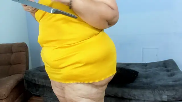 Charlotte curvy  online show from March 2025 02:10:01 AM