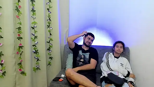 Snapshot of blueroom_party chatting on February 2025 11:43:02 AM blueroom party online show from February 2025 11:43:02 AM