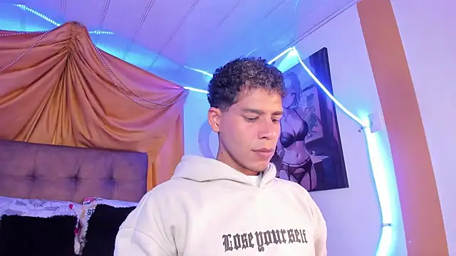 Snapshot of Ethan_Boyy chatting on September 2025 10:26:02 PM Ethan Boyy online show from September 2025 10:26:02 PM