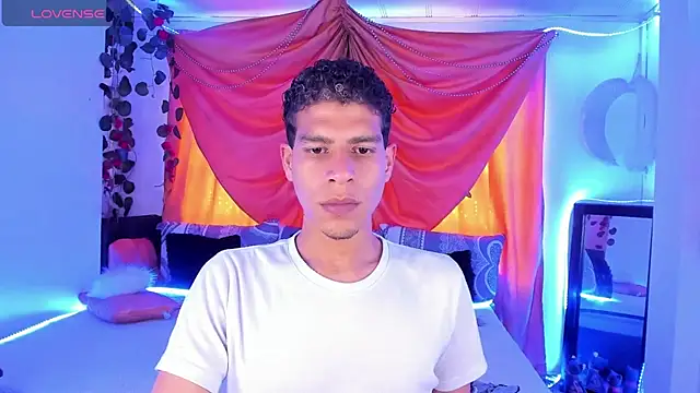 Snapshot of Ethan_Boyy chatting on October 2025 08:10:01 PM Ethan Boyy online show from October 2025 08:10:01 PM