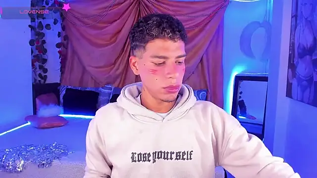 Snapshot of Ethan_Boyy chatting on October 2025 10:52:01 PM Ethan Boyy online show from October 2025 10:52:01 PM