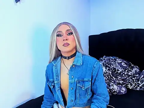 Snapshot of Georgina_Giio chatting on October 2025 01:17:01 AM Georgina Giio online show from October 2025 01:17:01 AM