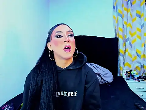 Snapshot of Georgina_Giio chatting on November 2025 08:24:01 AM Georgina Giio online show from November 2025 08:24:01 AM