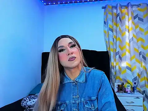 Snapshot of Georgina_Giio chatting on November 2025 01:50:01 PM Georgina Giio online show from November 2025 01:50:01 PM