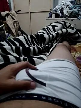 alejo5288 online show from October 2025 04:57:01 AM