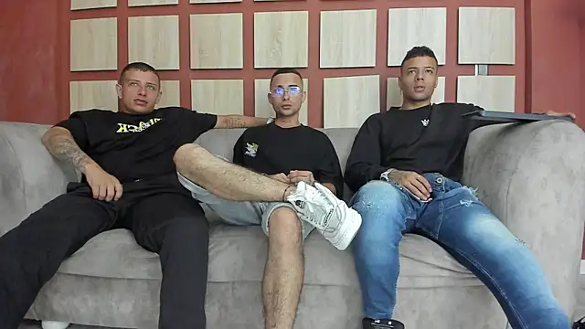 friendship x online show from February 2025 01:00:02 AM