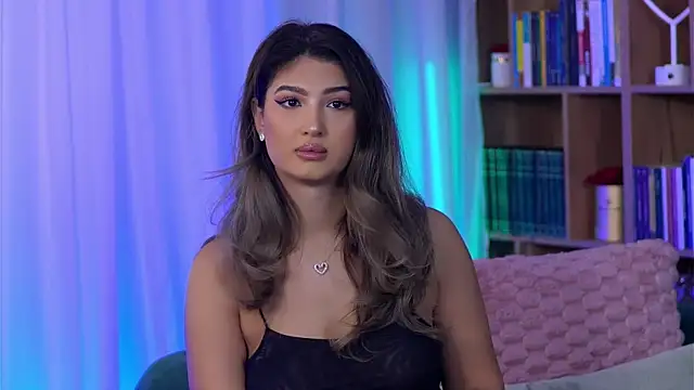 Snapshot of SarahPeach8 chatting on October 2025 10:16:02 AM SarahPeach8 online show from October 2025 10:16:02 AM