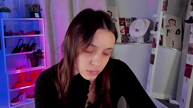 Snapshot of Sahara_Shields chatting on November 2025 10:14:02 AM Sahara Shields online show from November 2025 10:14:02 AM