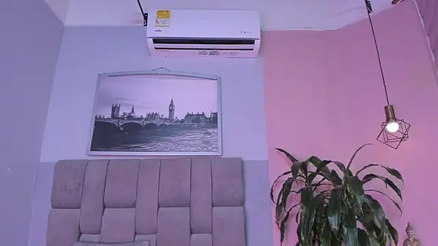 janna lopez  online show from October 2025 11:32:02 AM