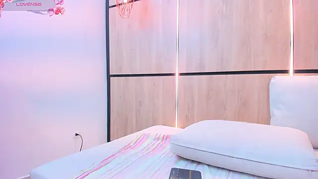 Snapshot of pocahontas_pow chatting on February 2025 12:17:02 PM pocahontas pow online show from February 2025 12:17:02 PM