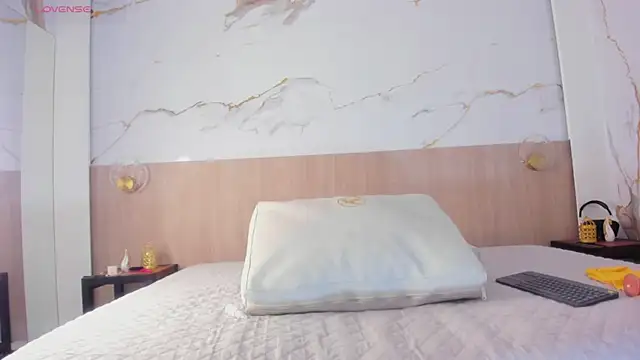 Snapshot of pocahontas_pow chatting on March 2025 11:38:02 AM pocahontas pow online show from March 2025 11:38:02 AM